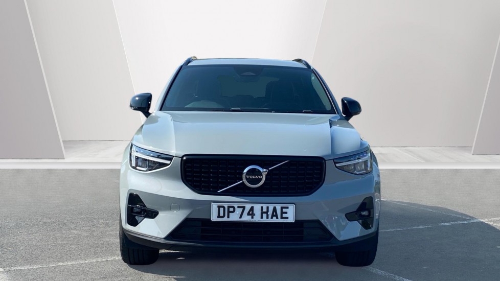 Volvo XC40 2.0 B4P Plus Dark 5dr Auto Petrol Estate - Image 8