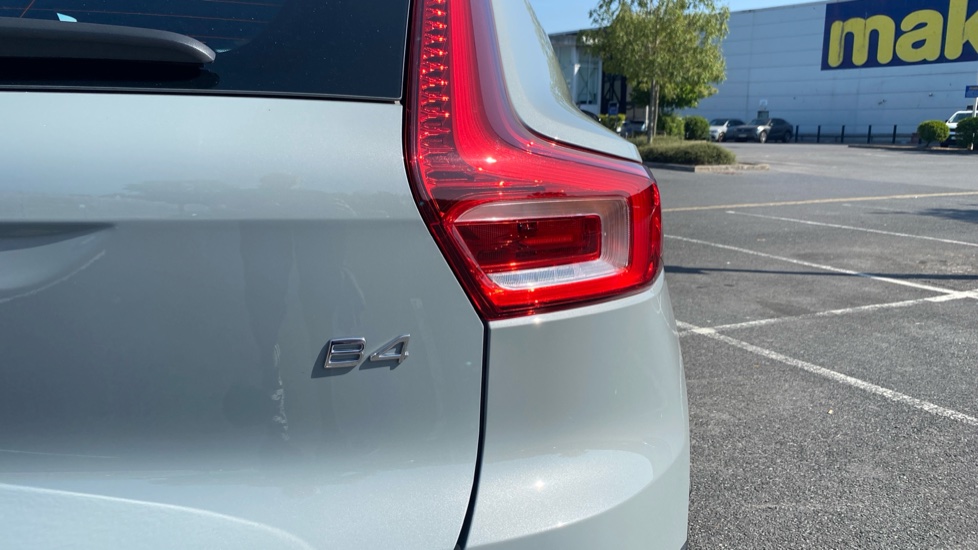 Volvo XC40 2.0 B4P Plus Dark 5dr Auto Petrol Estate - Image 42