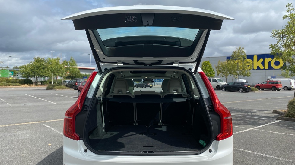 Volvo XC90 2.0 T8 [455] RC PHEV Plus Dark 5dr AWD Geartronic Estate - Image 13
