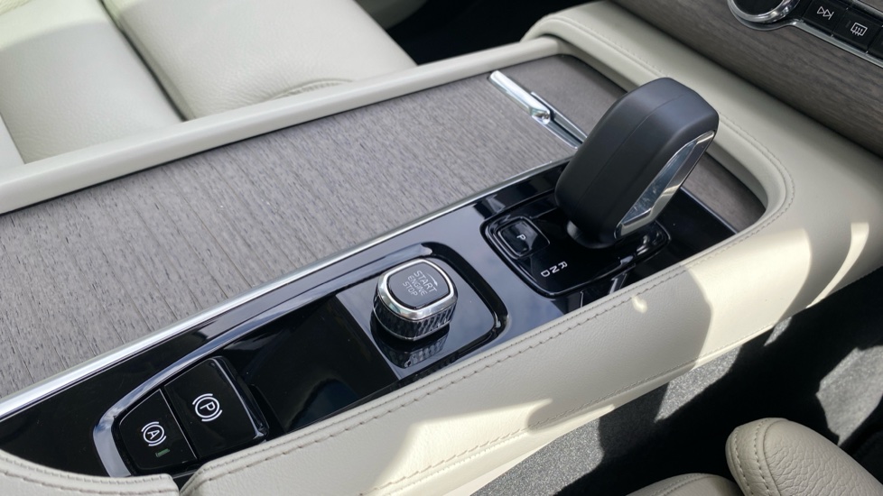 Volvo XC90 2.0 T8 [455] RC PHEV Plus Dark 5dr AWD Geartronic Estate - Image 26