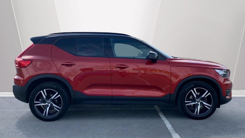 Volvo XC40 1.5 T3 [163] R DESIGN 5dr Geartronic Petrol Estate - Image 3