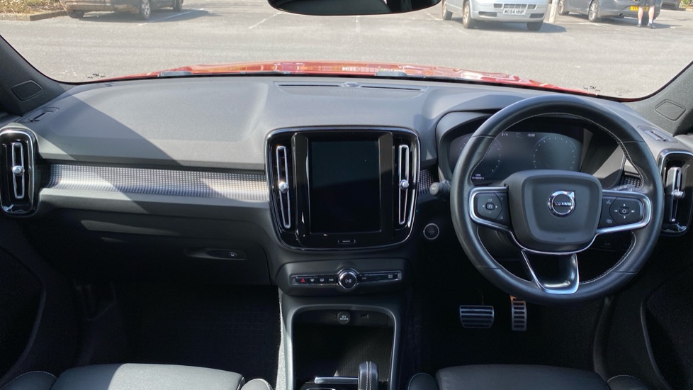 Volvo XC40 1.5 T3 [163] R DESIGN 5dr Geartronic Petrol Estate - Image 5