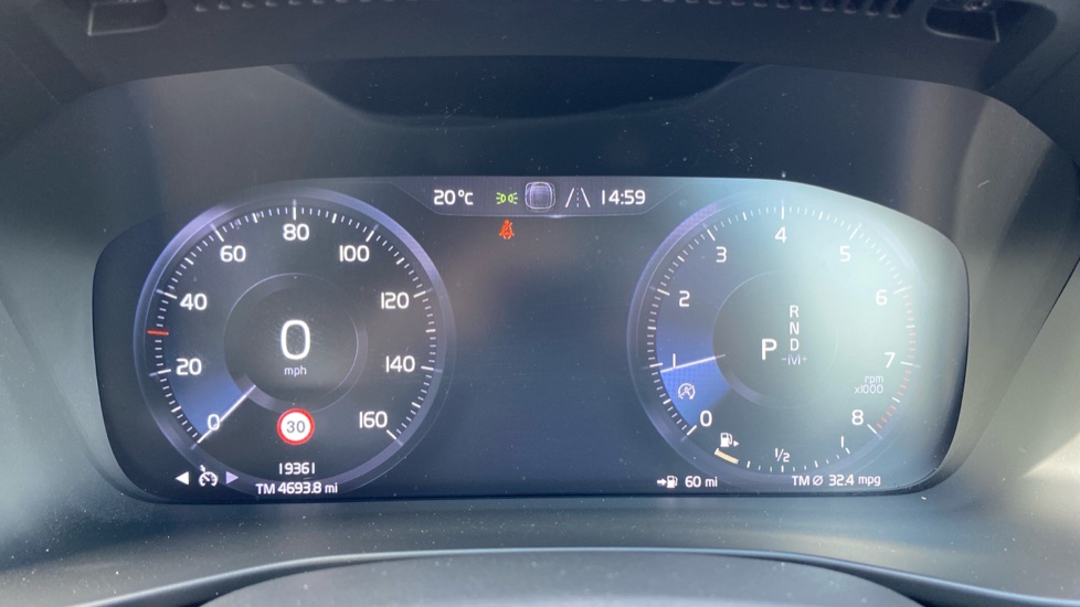 Volvo XC40 1.5 T3 [163] R DESIGN 5dr Geartronic Petrol Estate - Image 11