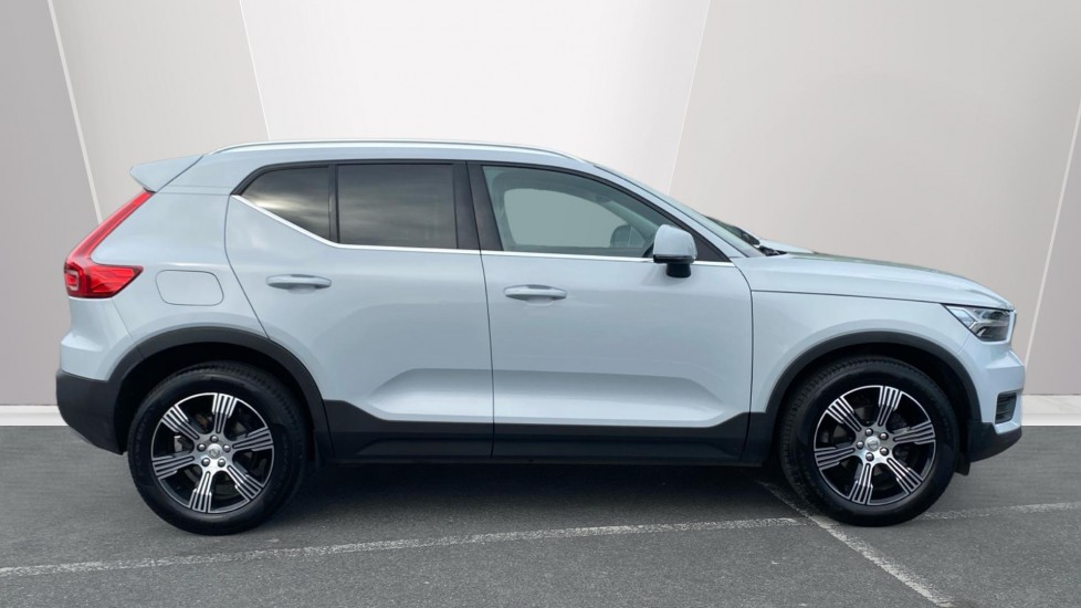 Volvo XC40 1.5 T3 [163] Inscription 5dr Geartronic Petrol Estate - Image 3