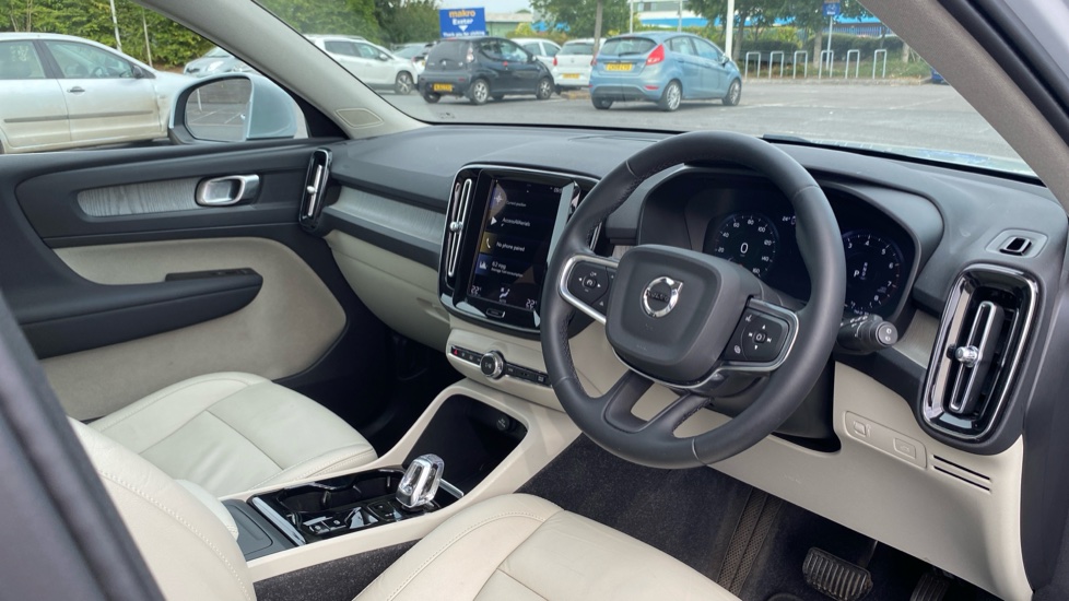 Volvo XC40 1.5 T3 [163] Inscription 5dr Geartronic Petrol Estate - Image 4