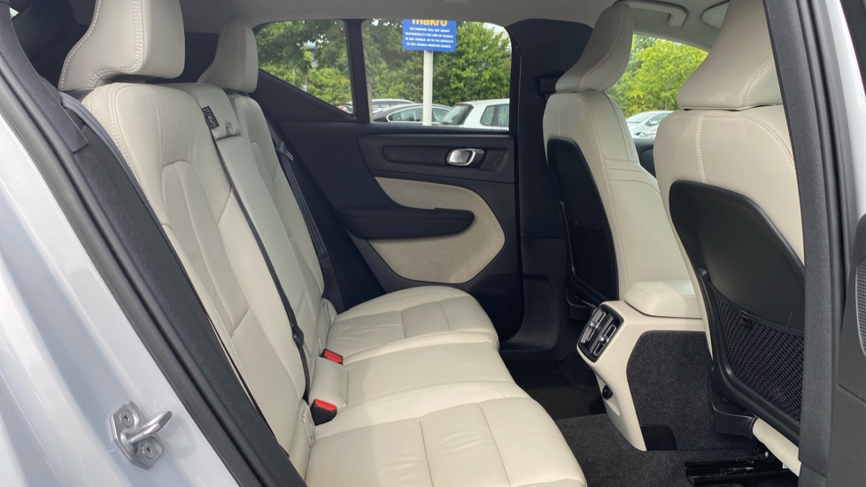 Volvo XC40 1.5 T3 [163] Inscription 5dr Geartronic Petrol Estate - Image 6