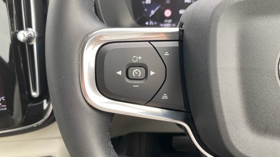 Volvo XC40 1.5 T3 [163] Inscription 5dr Geartronic Petrol Estate - Image 27