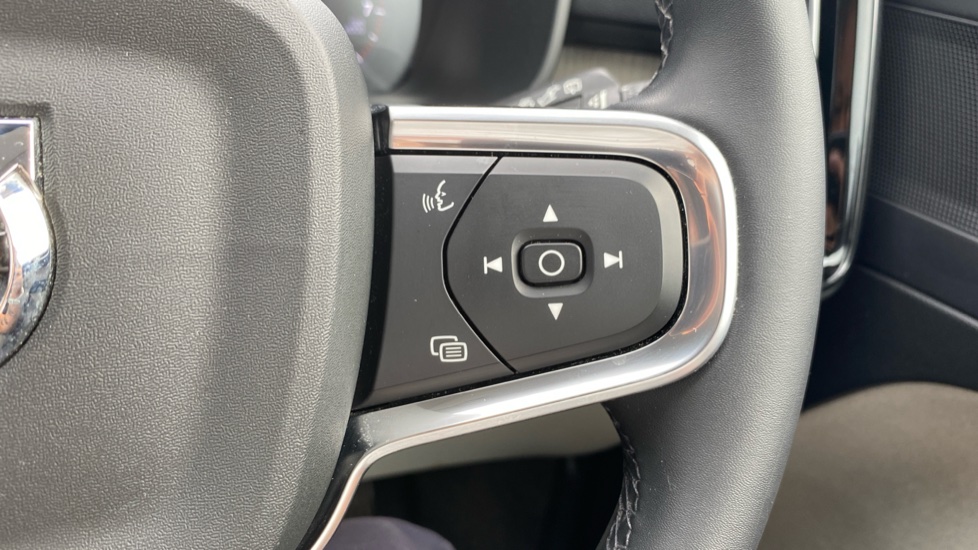 Volvo XC40 1.5 T3 [163] Inscription 5dr Geartronic Petrol Estate - Image 28