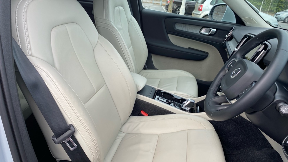 Volvo XC40 1.5 T3 [163] Inscription 5dr Geartronic Petrol Estate - Image 35