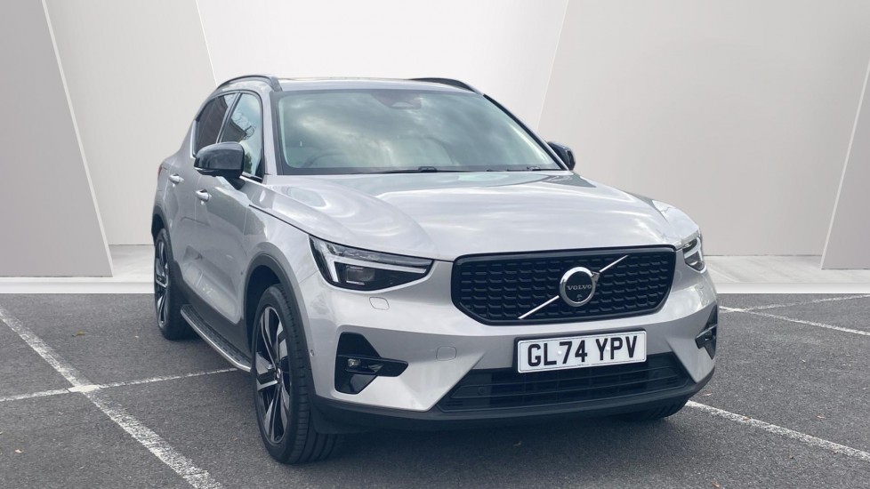 2025 Volvo XC40