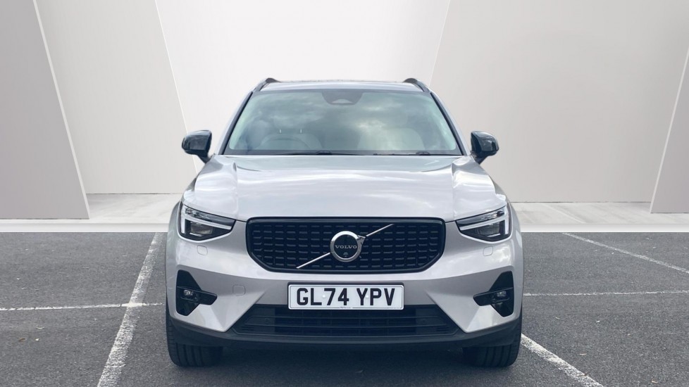 Volvo XC40 2.0 B3P Ultra Dark 5dr Auto Petrol Estate - Image 9