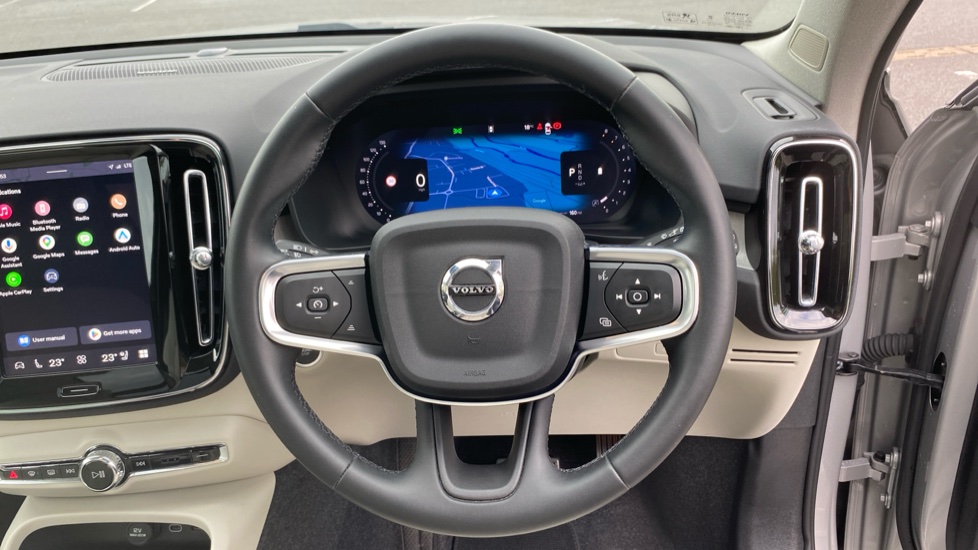 Volvo XC40 2.0 B3P Ultra Dark 5dr Auto Petrol Estate - Image 11