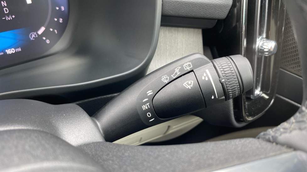 Volvo XC40 2.0 B3P Ultra Dark 5dr Auto Petrol Estate - Image 33