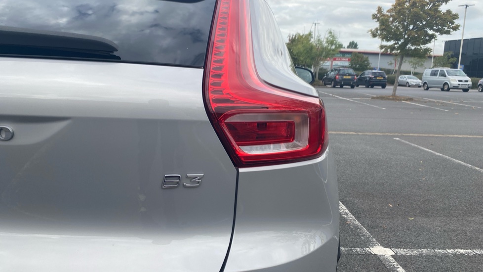 Volvo XC40 2.0 B3P Ultra Dark 5dr Auto Petrol Estate - Image 46