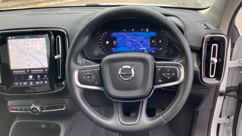 Volvo XC40 2.0 B3P Ultra Dark 5dr Auto Petrol Estate - Image 11