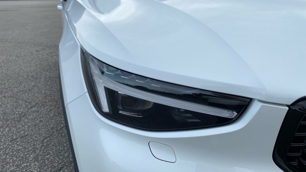Volvo XC40 2.0 B3P Ultra Dark 5dr Auto Petrol Estate - Image 47