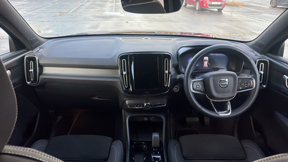 Volvo XC40 2.0 B4P Plus Black Edition 5dr Auto Petrol Estate - Image 6