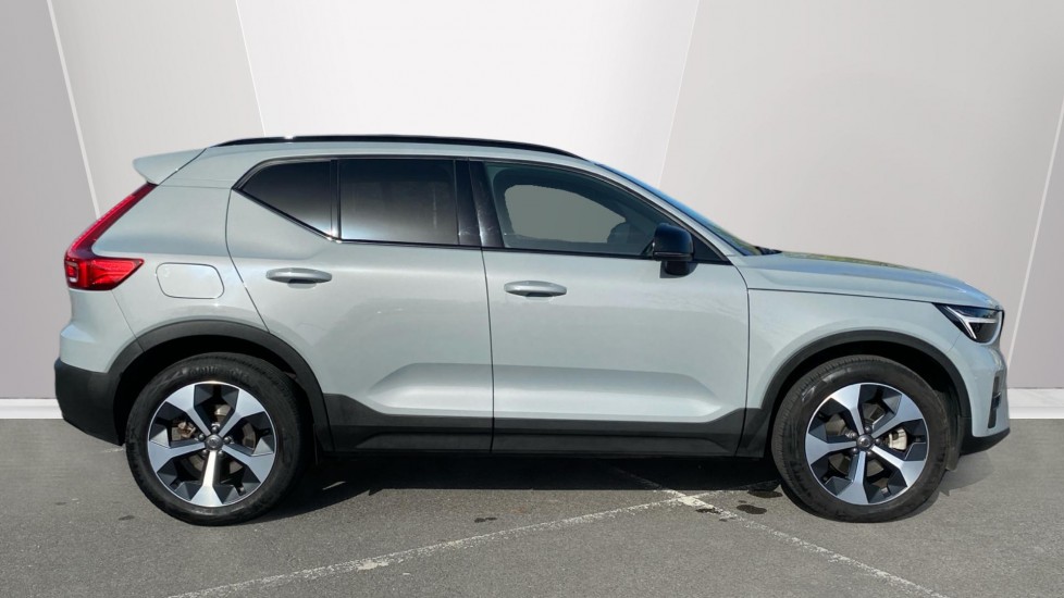 Volvo XC40 2.0 B4P Plus Dark 5dr Auto Petrol Estate - Image 3
