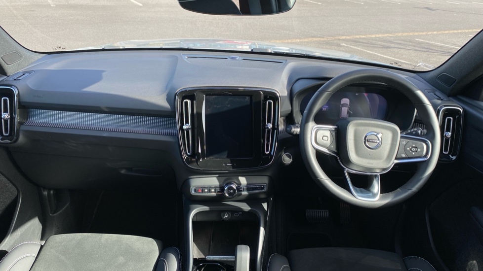Volvo XC40 2.0 B4P Plus Dark 5dr Auto Petrol Estate - Image 5