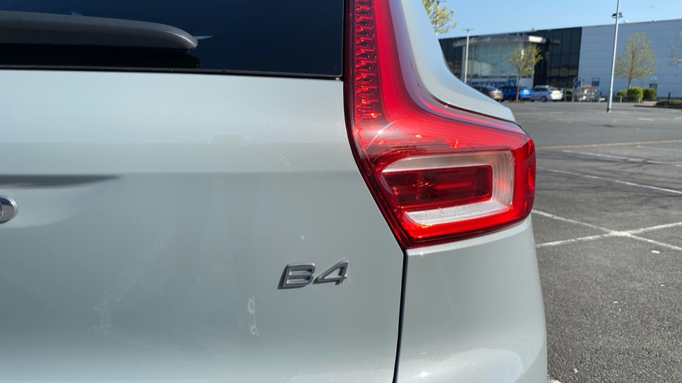 Volvo XC40 2.0 B4P Plus Dark 5dr Auto Petrol Estate - Image 40