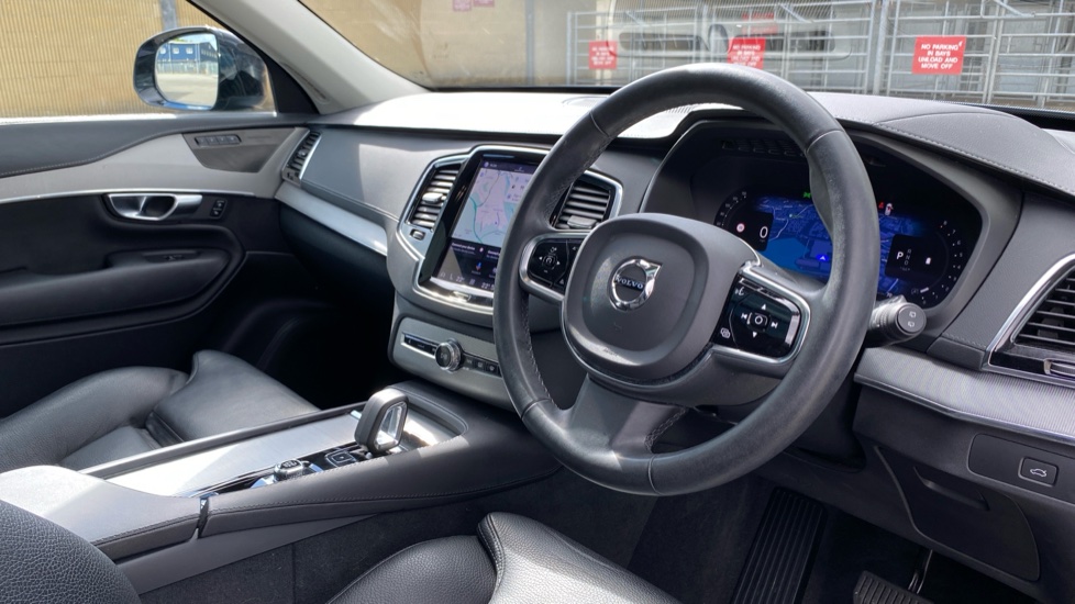 Volvo XC90 2.0 B5P [250] Plus Dark 5dr AWD Geartronic Petrol Estate - Image 4
