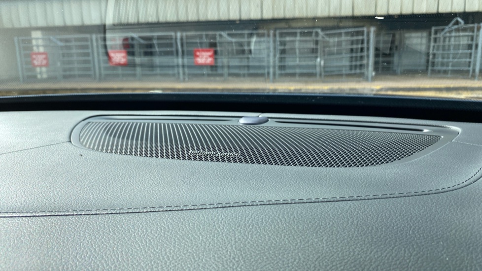Volvo XC90 2.0 B5P [250] Plus Dark 5dr AWD Geartronic Petrol Estate - Image 28