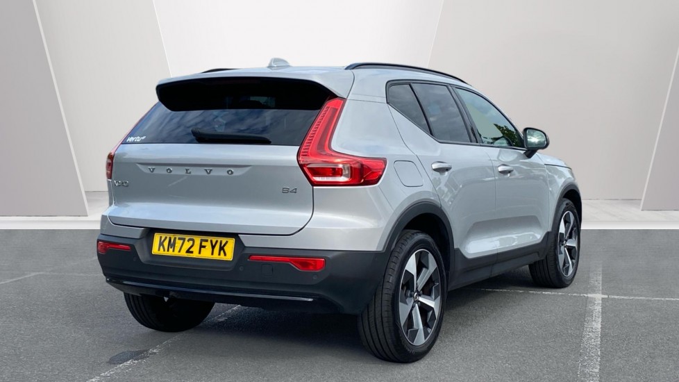 Volvo XC40 2.0 B4P Ultimate Dark 5dr Auto Petrol Estate - Image 2