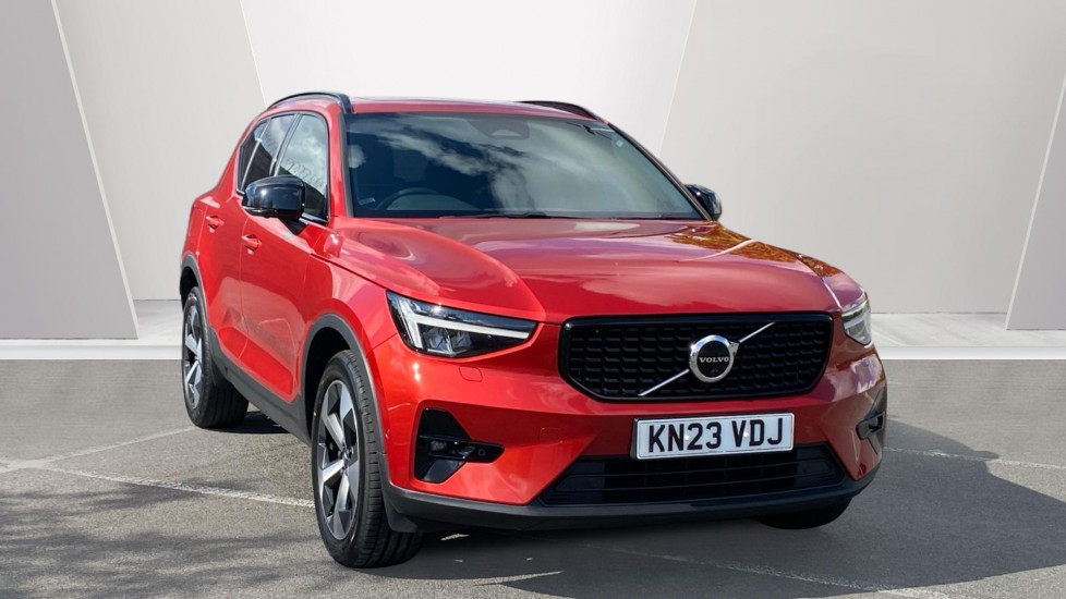 Volvo XC40 2.0 B4P Ultimate Dark 5dr Auto Petrol Estate - Image 1
