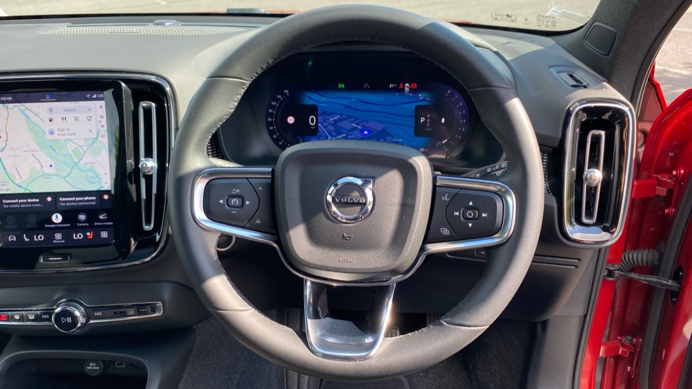 Volvo XC40 2.0 B4P Ultimate Dark 5dr Auto Petrol Estate - Image 10