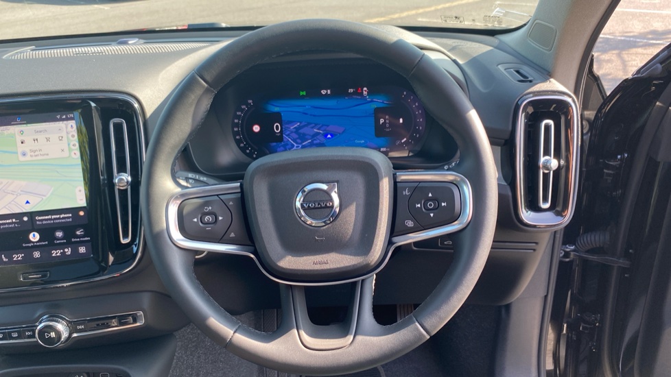 Volvo XC40 2.0 B3P Ultra Dark 5dr Auto Petrol Estate - Image 11