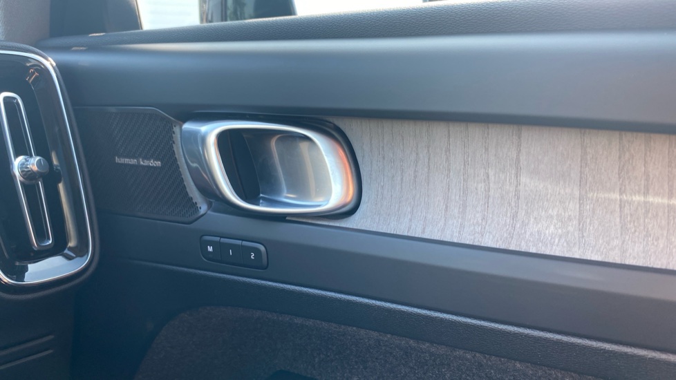 Volvo XC40 2.0 B3P Ultra Dark 5dr Auto Petrol Estate - Image 35