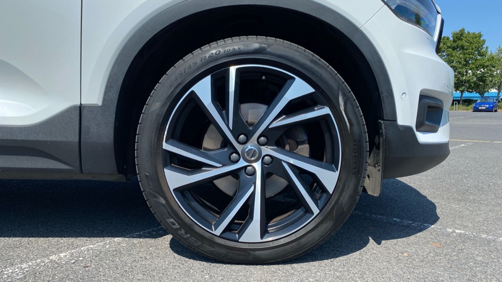 Volvo XC40 2.0 D4 [190] First Edition 5dr AWD Geartronic Diesel Estate - Image 9