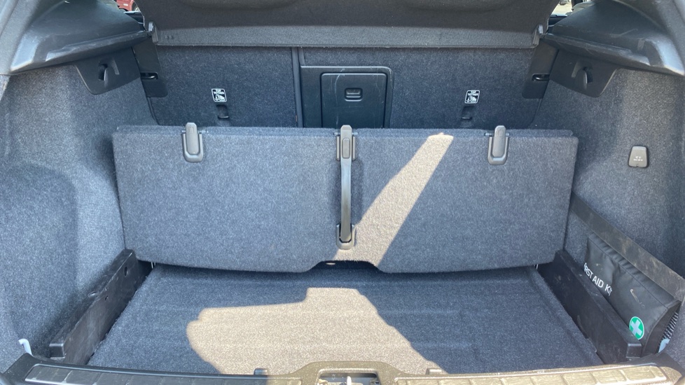 Volvo XC40 2.0 D4 [190] First Edition 5dr AWD Geartronic Diesel Estate - Image 42