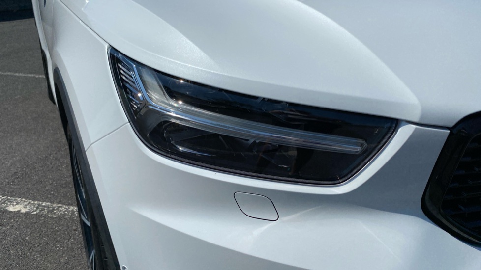 Volvo XC40 2.0 D4 [190] First Edition 5dr AWD Geartronic Diesel Estate - Image 47