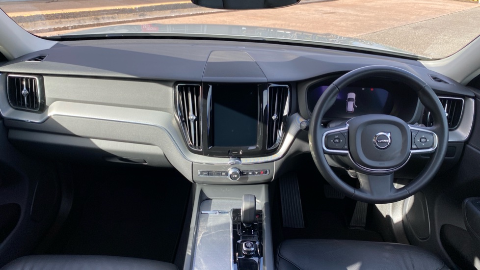 Volvo XC60 2.0 B5P Core 5dr AWD Geartronic Petrol Estate - Image 6