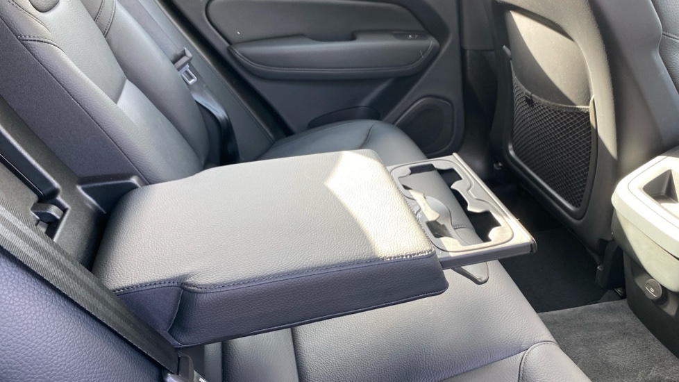 Volvo XC60 2.0 B5P Core 5dr AWD Geartronic Petrol Estate - Image 39