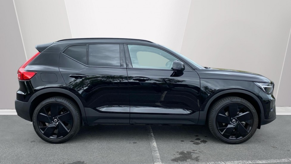 Volvo XC40 2.0 B3P Plus Black Edition 5dr Auto Petrol Estate - Image 3