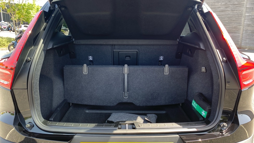 Volvo XC40 2.0 B3P Plus Black Edition 5dr Auto Petrol Estate - Image 40