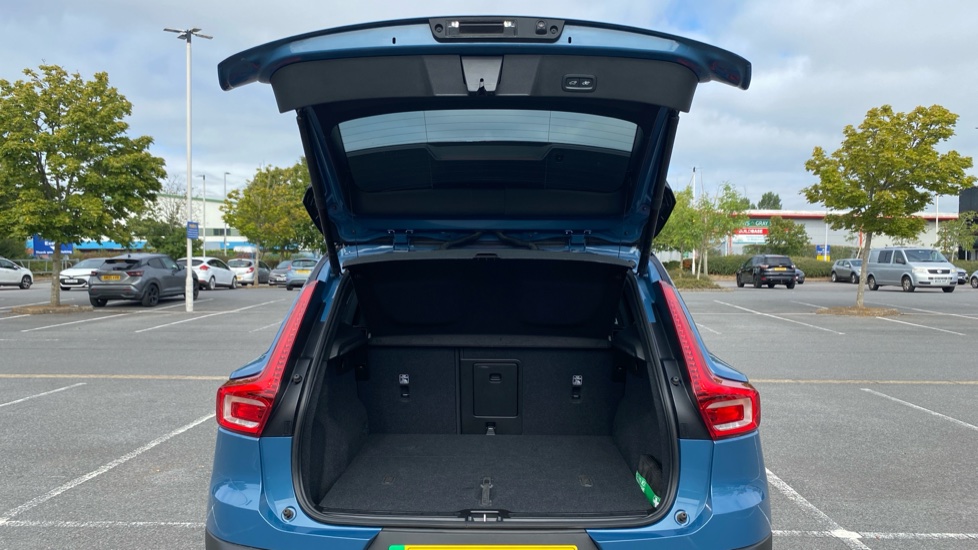Volvo XC40 300kW Recharge Twin Ultimate 82kWh 5dr AWD Auto Electric Estate - Image 14