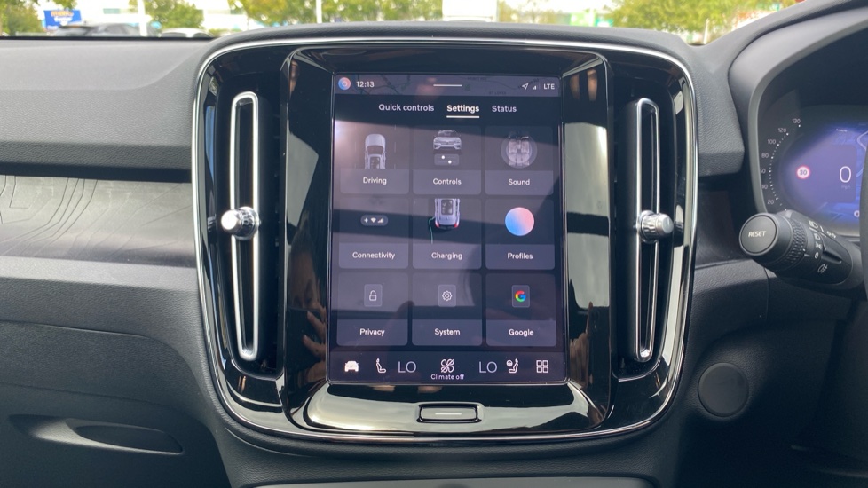 Volvo XC40 300kW Recharge Twin Ultimate 82kWh 5dr AWD Auto Electric Estate - Image 16