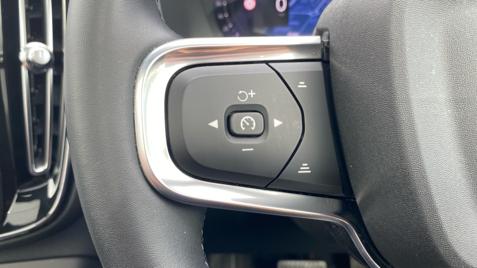 Volvo XC40 300kW Recharge Twin Ultimate 82kWh 5dr AWD Auto Electric Estate - Image 29
