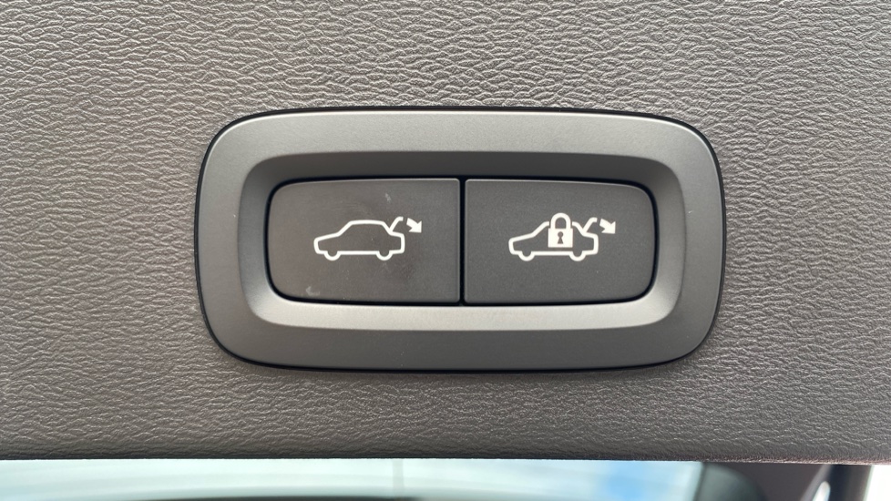 Volvo XC40 300kW Recharge Twin Ultimate 82kWh 5dr AWD Auto Electric Estate - Image 45