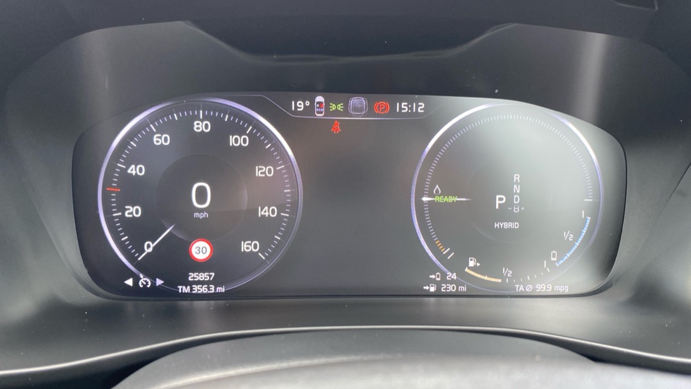 Volvo XC40 1.5 T5 Recharge PHEV Inscription Pro 5dr Auto Estate - Image 12