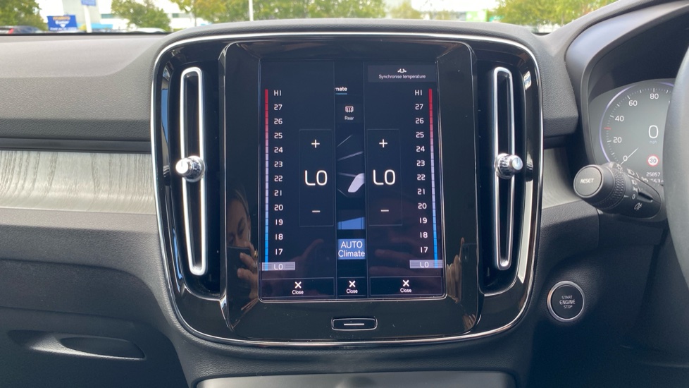 Volvo XC40 1.5 T5 Recharge PHEV Inscription Pro 5dr Auto Estate - Image 18