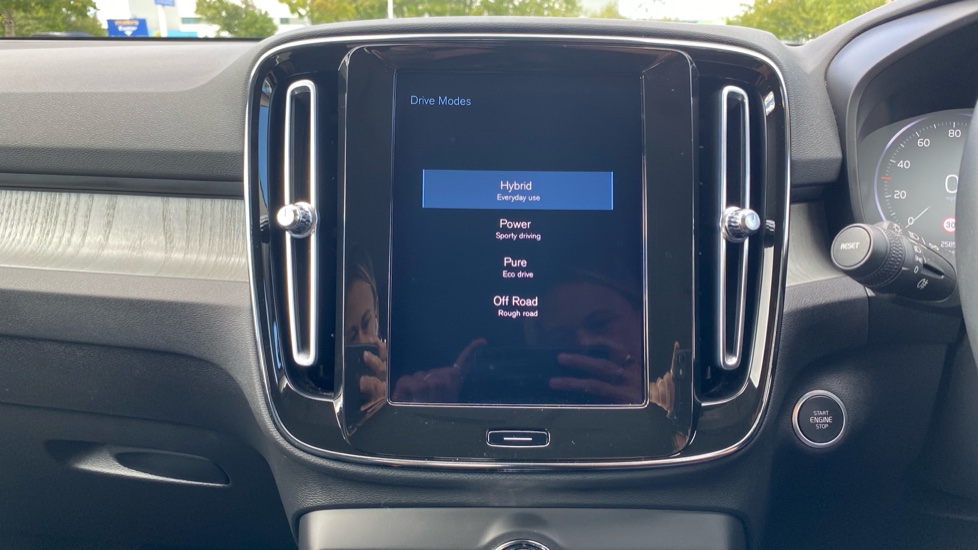 Volvo XC40 1.5 T5 Recharge PHEV Inscription Pro 5dr Auto Estate - Image 24