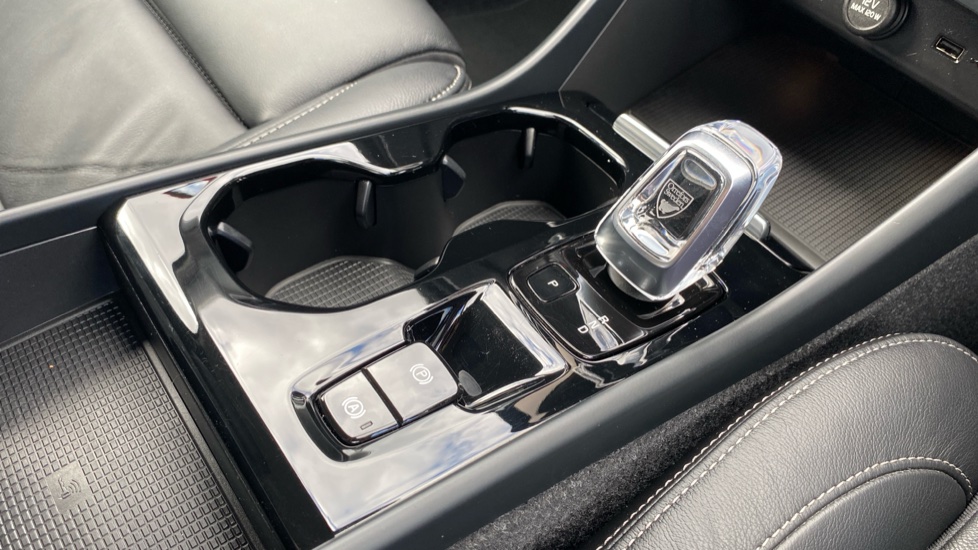 Volvo XC40 1.5 T5 Recharge PHEV Inscription Pro 5dr Auto Estate - Image 25