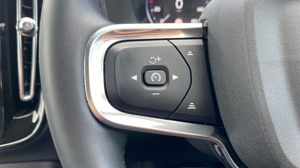 Volvo XC40 1.5 T5 Recharge PHEV Inscription Pro 5dr Auto Estate - Image 28