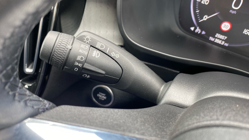 Volvo XC40 1.5 T5 Recharge PHEV Inscription Pro 5dr Auto Estate - Image 31