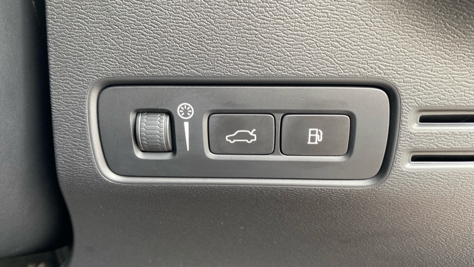 Volvo XC40 1.5 T5 Recharge PHEV Inscription Pro 5dr Auto Estate - Image 34
