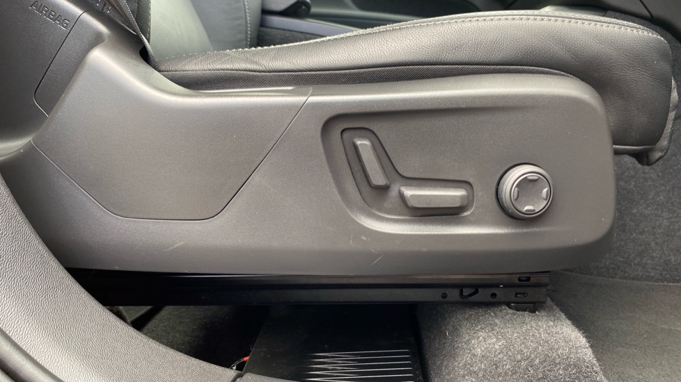 Volvo XC40 1.5 T5 Recharge PHEV Inscription Pro 5dr Auto Estate - Image 35